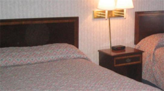 The Carolinian Inn Wilmington Szoba fotó